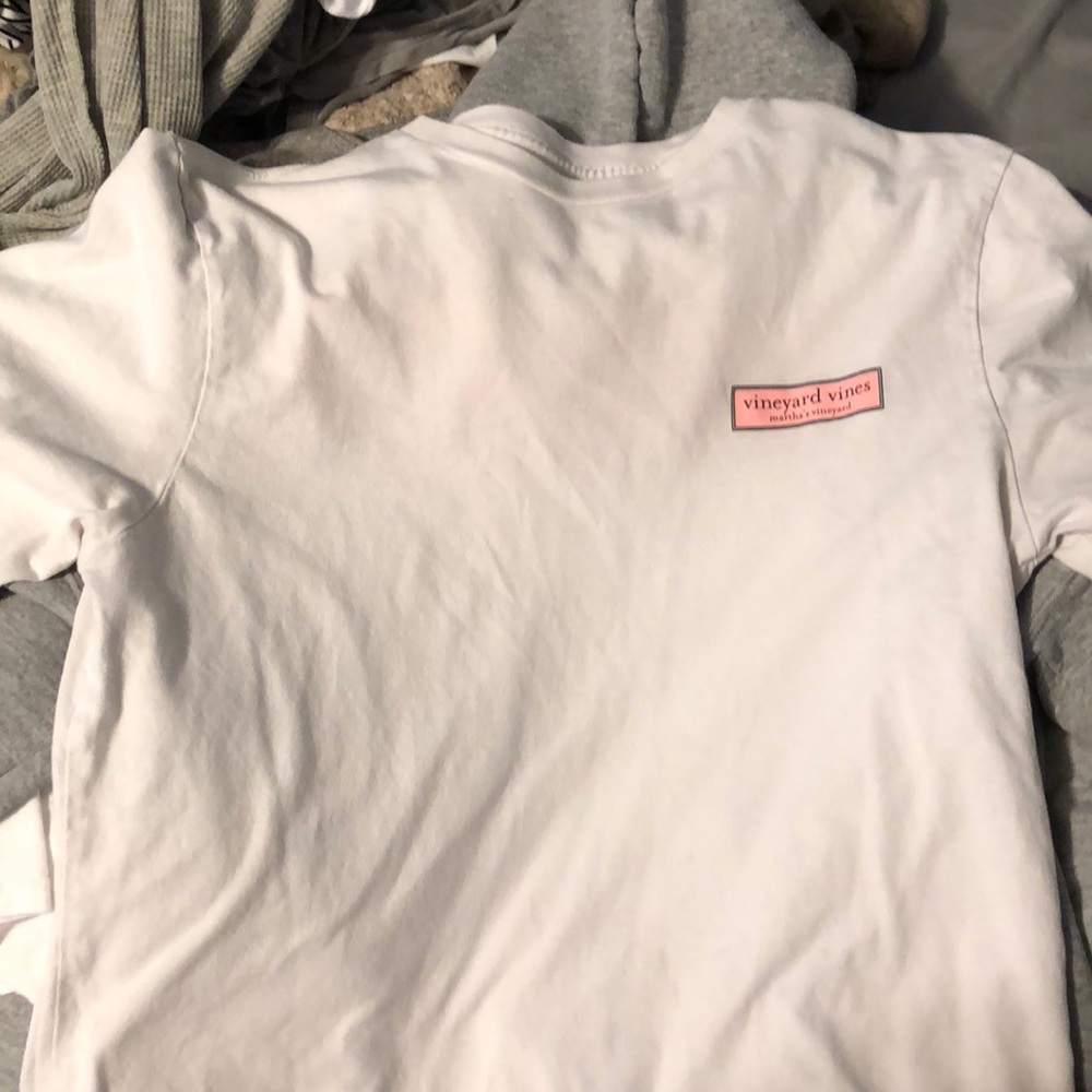 Vineyard vines tee